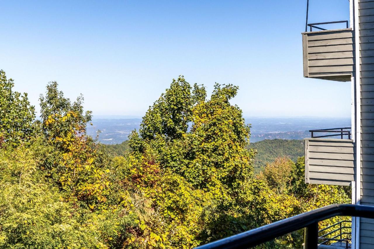 Wow Views!!-Mountain Escape-Outdoor Pool-Close To Downtown-Wifi-Cable-Private Balcony ガトリンバーグ エクステリア 写真
